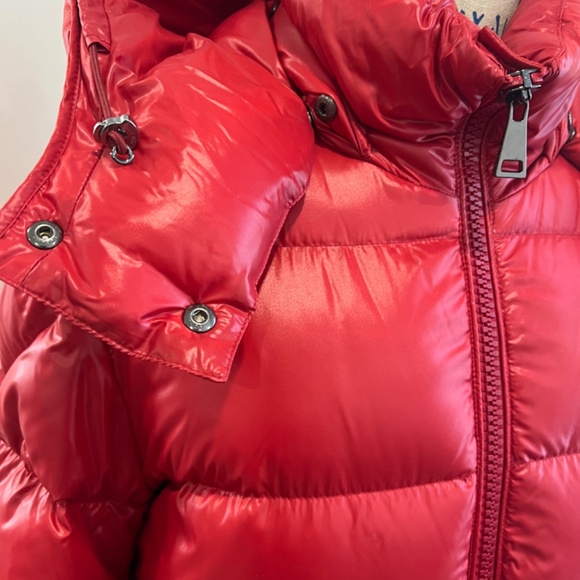 Authentic (worn once) Moncler red shiny puffer jacket - Picture 3 of 7